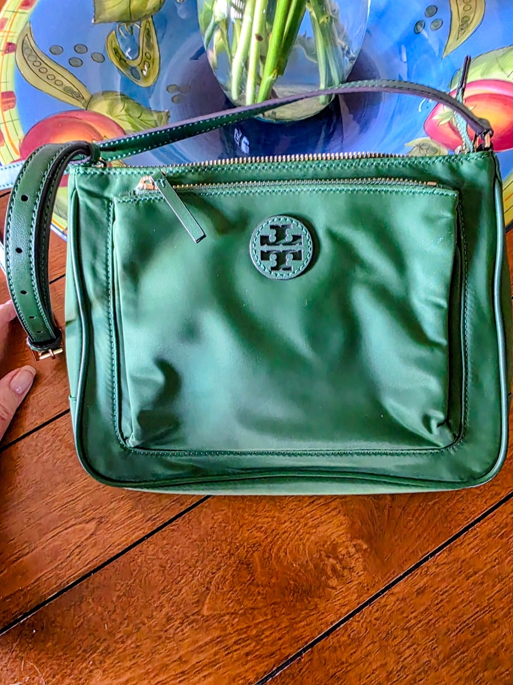Tory Burch Women's Nylon Swingpack Crossbody Bag Arugula Green - Picture 2 of 8